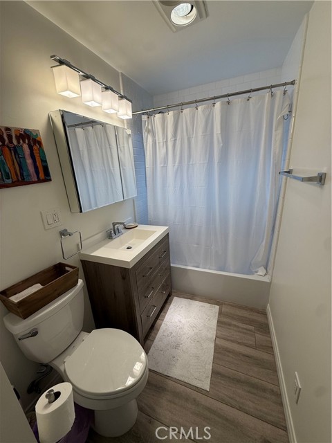 Detail Gallery Image 10 of 22 For 6947 Trolleyway, Playa Del Rey,  CA 90293 - 3 Beds | 2 Baths