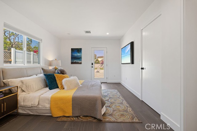 11245 Greenlawn Avenue, Culver City, California 90230, 5 Bedrooms Bedrooms, ,3 BathroomsBathrooms,Residential Lease,For Rent,11245 Greenlawn Avenue,CRSR25156538