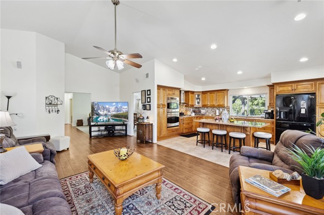 Image 13 of 50 For 6752 Laurelbrook Drive