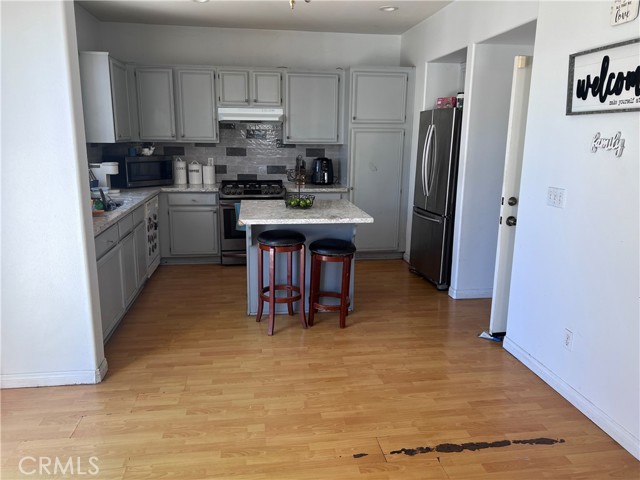 2005 E 120th Street, Los Angeles CA: https://media.crmls.org/medias/6222d31b-a283-40a1-b28c-22b3260c5f64.jpg