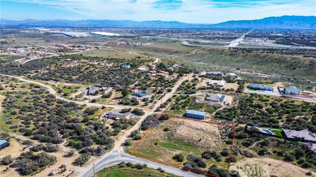 Detail Gallery Image 6 of 15 For 10735 Ranchero Rd, Oak Hills,  CA 92344 - – Beds | – Baths