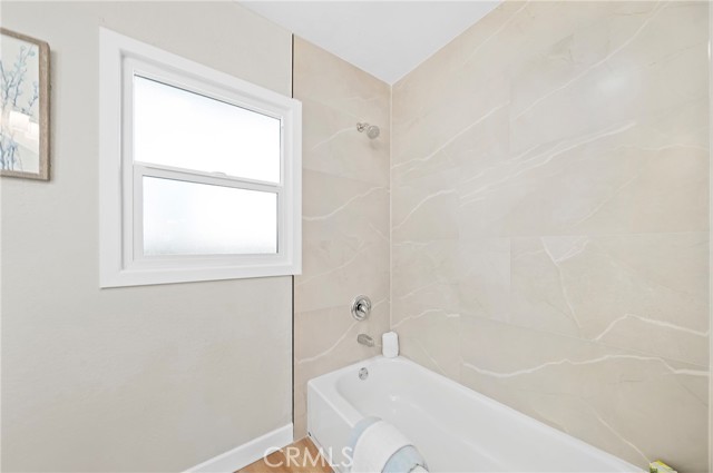 552 E Mountain View Avenue, Glendora CA: https://media.crmls.org/medias/622413d1-521d-447f-981e-13cc3957e8c8.jpg