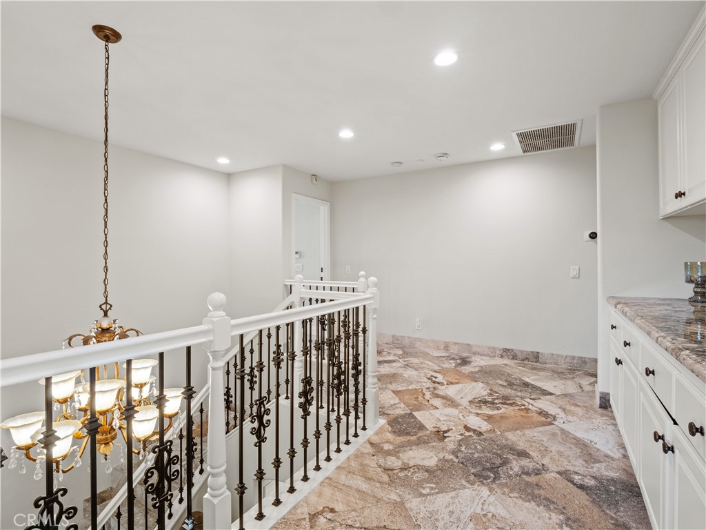 MLS #SR25253604 image #18