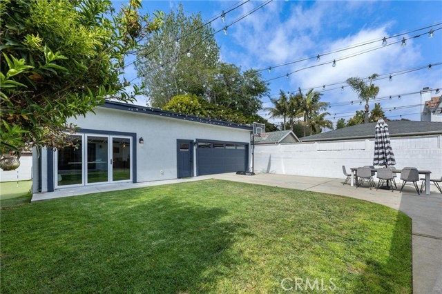 Detail Gallery Image 42 of 59 For 1707 10th St, Manhattan Beach,  CA 90266 - 4 Beds | 2/2 Baths