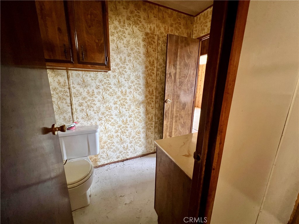 https://media.crmls.org/medias/6225df9c-42dc-4da8-83fc-616124ac2136.jpg?preset=X-Large
