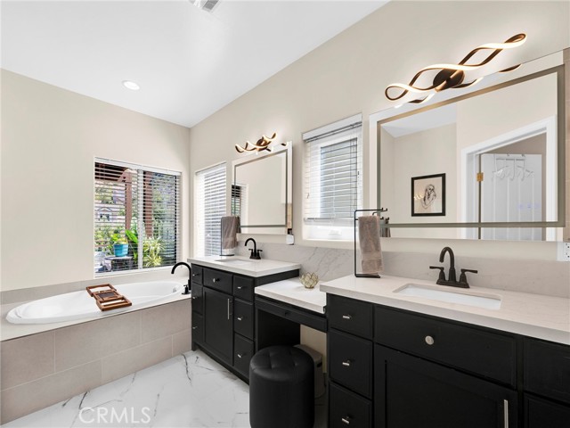 1124 Kathleen Drive, Newbury Park CA: https://media.crmls.org/medias/6226ad3b-59c9-4ae3-a820-cc0aafa38553.jpg