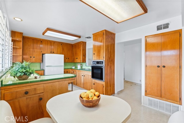 Detail Gallery Image 43 of 57 For 9521 Royal Palm Bld, Garden Grove,  CA 92841 - 4 Beds | 2/1 Baths