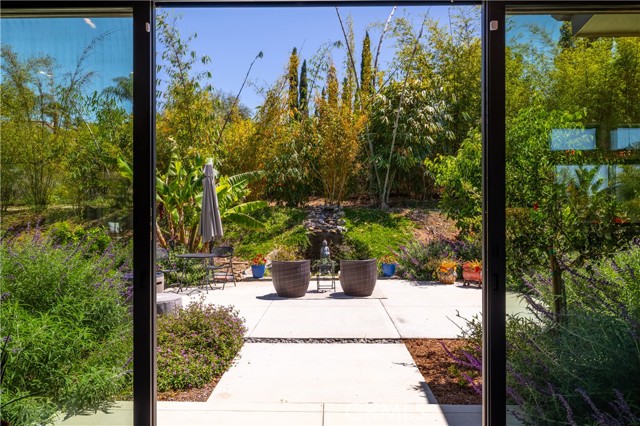1088 Via Conca Doro, Vista CA: https://media.crmls.org/medias/622ac533-331e-4754-9afd-92b6f74970af.jpg