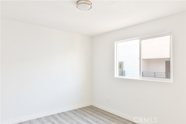 Detail Gallery Image 12 of 16 For 14614 Vanowen, Van Nuys,  CA 91405 - 4 Beds | 5 Baths