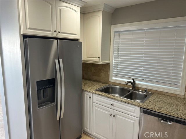 Detail Gallery Image 2 of 12 For 208 41st, Newport Beach,  CA 92663 - 3 Beds | 3/1 Baths