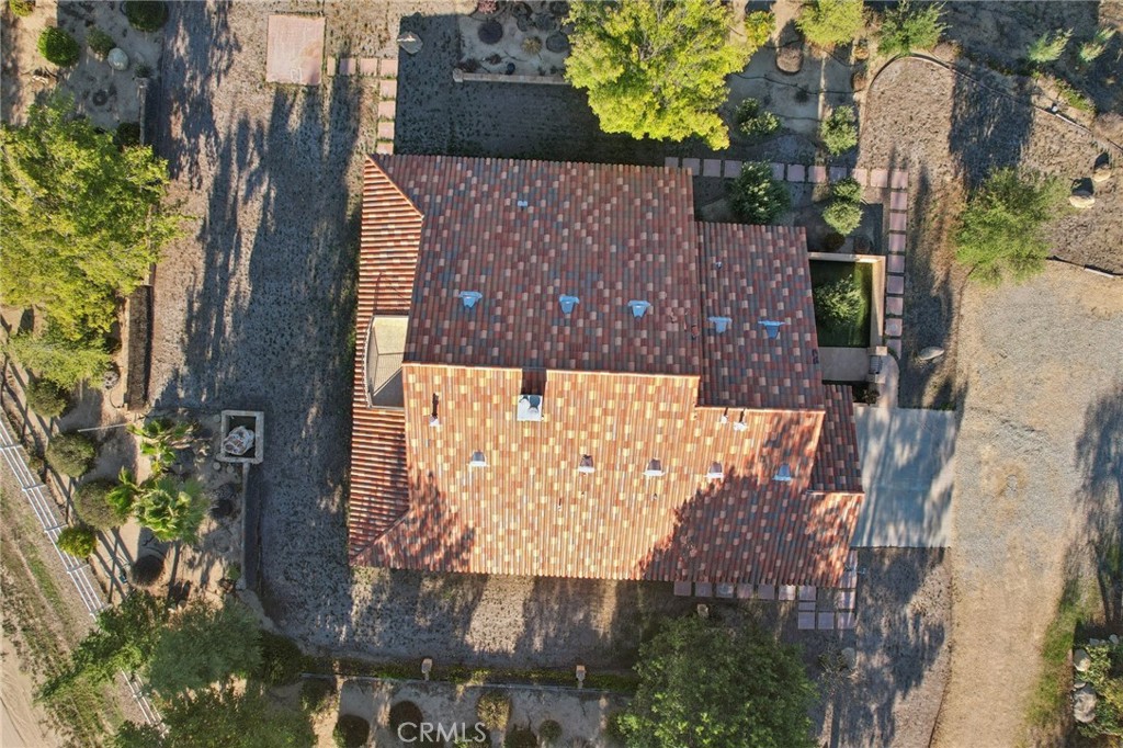 https://media.crmls.org/medias/622b9dd3-9ef3-4ffe-8009-3cc0f938a0b5.jpg?preset=X-Large