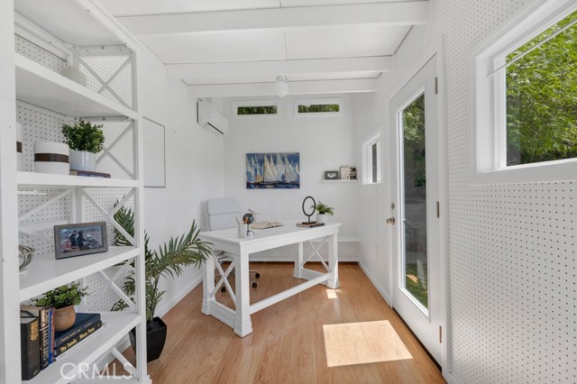 20994 Bandera Street, Woodland Hills CA: https://media.crmls.org/medias/622baaba-0388-4f48-89bf-06eb0909dd25.jpg