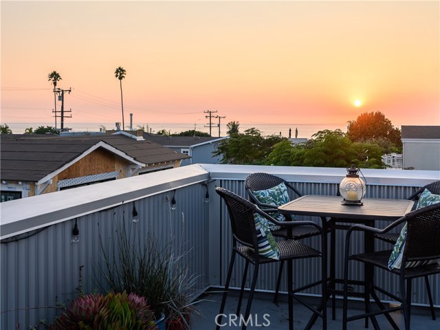 726 Longfellow Avenue, Hermosa Beach, California 90254, 3 Bedrooms Bedrooms, ,3 BathroomsBathrooms,Residential,Sold,Longfellow,SB20208365