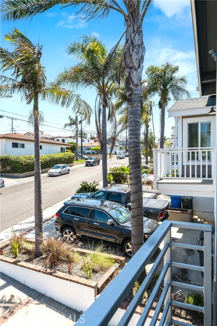 1411 Clark Lane, Redondo Beach, California 90278, 3 Bedrooms Bedrooms, ,3 BathroomsBathrooms,Residential,Sold,Clark,SB23110662