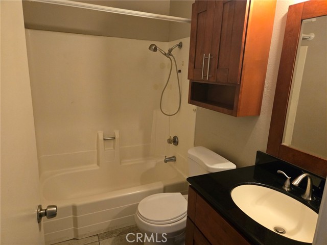 23240 Orange Avenue, Lake Forest CA: https://media.crmls.org/medias/622bf3e4-3fa7-44af-ab24-e0683ca5a04c.jpg