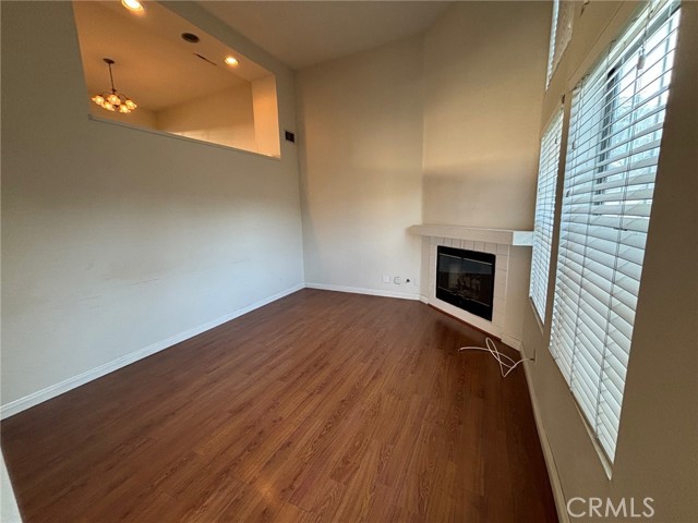 Detail Gallery Image 6 of 11 For 10637 Walnut, Los Alamitos,  CA 90720 - 2 Beds | 2/1 Baths