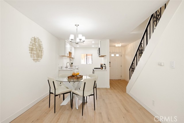 Detail Gallery Image 14 of 24 For 14803 Vanowen St #9,  Van Nuys,  CA 91405 - 2 Beds | 2 Baths