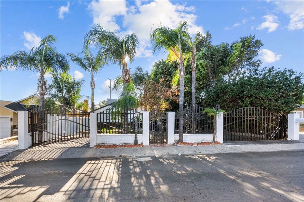 13761 Dronfield Avenue