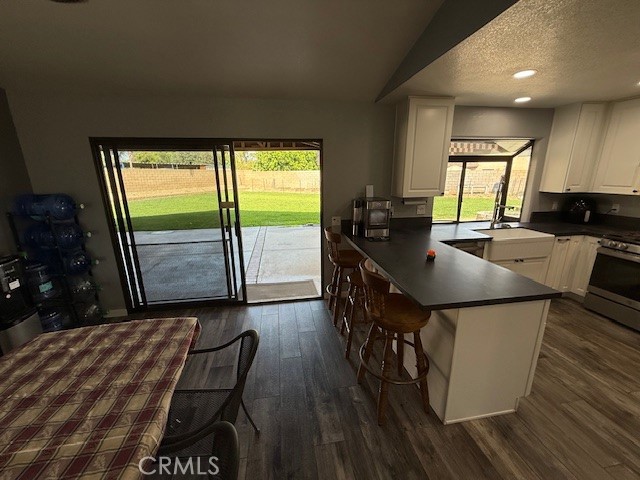 19534 Kiningham Drive, Bloomington CA: https://media.crmls.org/medias/622d7c9d-e968-4055-8f36-9e503e35dce8.jpg