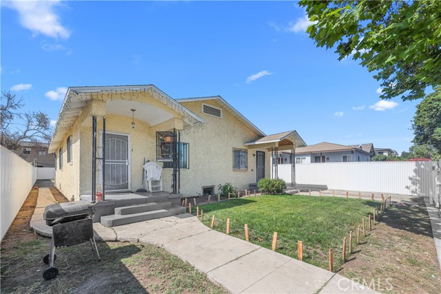 Detail Gallery Image 5 of 40 For 1220 W 92nd St, Los Angeles,  CA 90044 - 4 Beds | 2 Baths