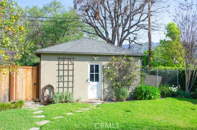 Detail Gallery Image 21 of 27 For 2151 E Mountain St, Pasadena,  CA 91104 - 3 Beds | 2 Baths