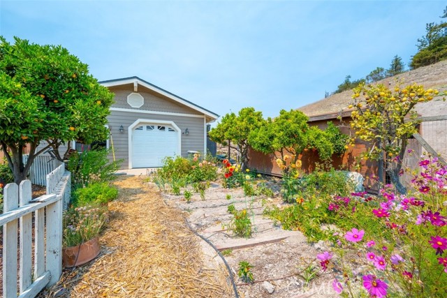 1685 Corbett Highlands Place, Arroyo Grande CA: https://media.crmls.org/medias/622f40e2-f439-4910-a47d-989d4709d301.jpg