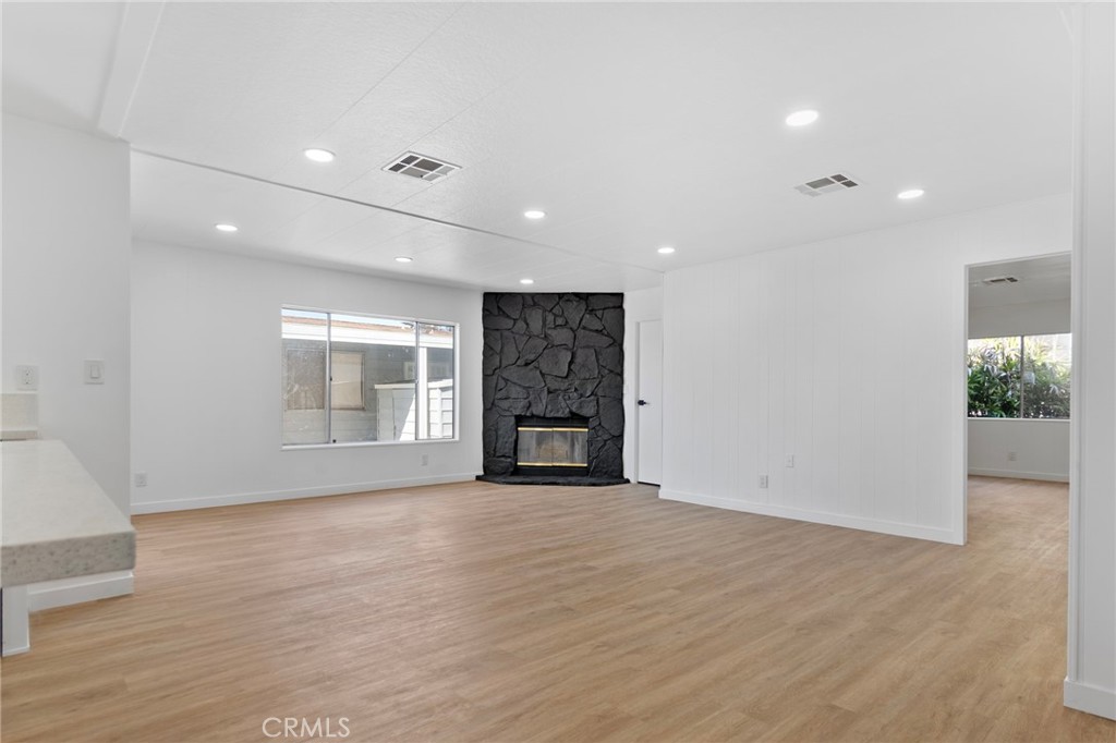 MLS #OC25240033 image #16