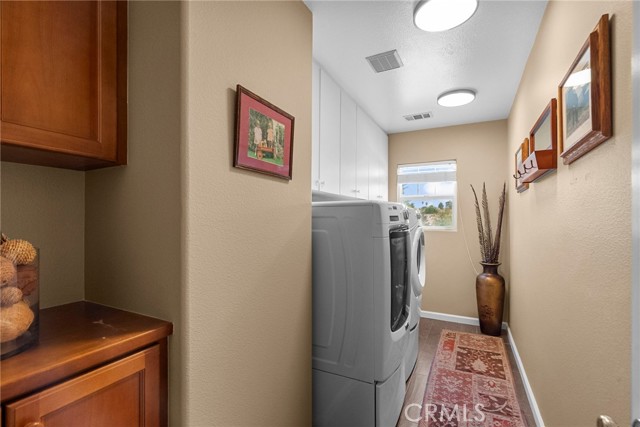 30444 Hidden Valley Court, Castaic CA: https://media.crmls.org/medias/622fad3c-ab99-444b-9713-26705c6ec292.jpg