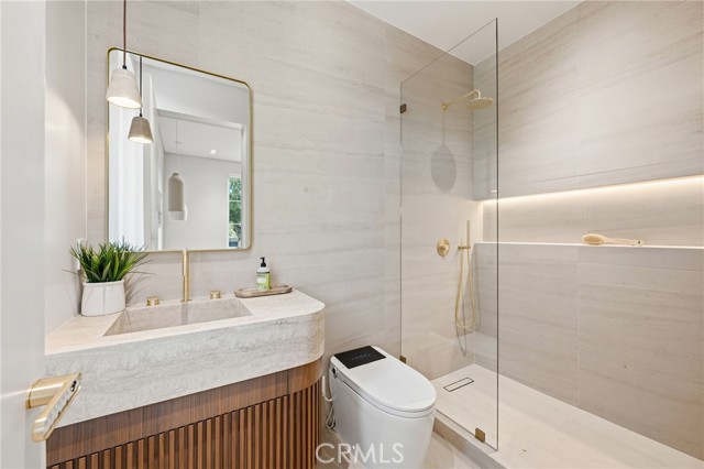 Detail Gallery Image 29 of 41 For 16782 Otsego, Encino,  CA 91436 - 6 Beds | 6/1 Baths