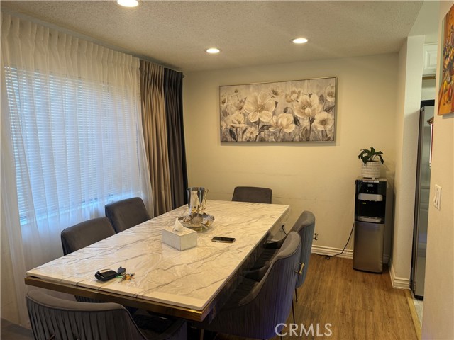 219 E Maple Street, Glendale CA: https://media.crmls.org/medias/623036ea-8cc8-4fcf-8da4-dca4e895ef28.jpg