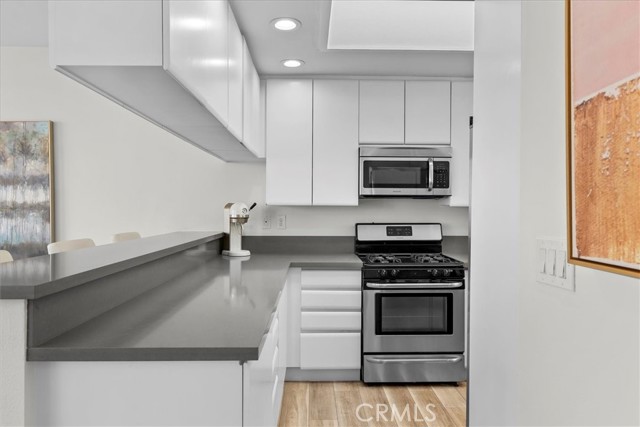 4216 Highland Avenue, Manhattan Beach, California 90266, 2 Bedrooms Bedrooms, ,2 BathroomsBathrooms,Residential,Sold,Highland,SB22108574