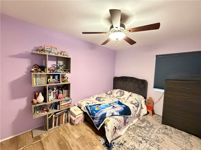 Detail Gallery Image 22 of 37 For 27939 Oakgale, Canyon Country,  CA 91351 - 3 Beds | 2 Baths