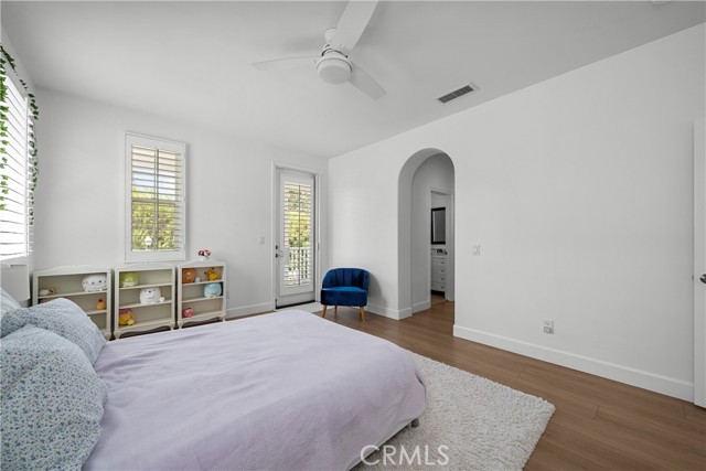 26814 Fairlain Drive, Valencia CA: https://media.crmls.org/medias/6230cb3c-eec7-440f-b5b1-a220cd9a6727.jpg