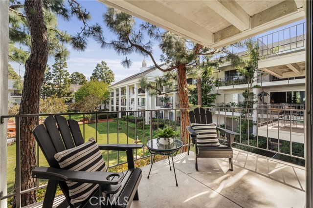 Detail Gallery Image 5 of 30 For 102 Scholz Plaza #239,  Newport Beach,  CA 92663 - 1 Beds | 1 Baths