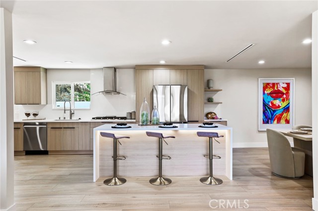 9425 Gierson Avenue, Chatsworth CA: https://media.crmls.org/medias/62319e11-3ace-4042-b41f-84254482f362.jpg