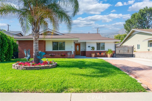 2415 Casa Grande Street, Pasadena CA: https://media.crmls.org/medias/6232aeb4-6065-4bc3-8187-2d99f756b2be.jpg