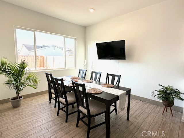 Detail Gallery Image 4 of 22 For 9414 Glenwood Springs Ln, Shafter,  CA 93263 - 4 Beds | 2 Baths