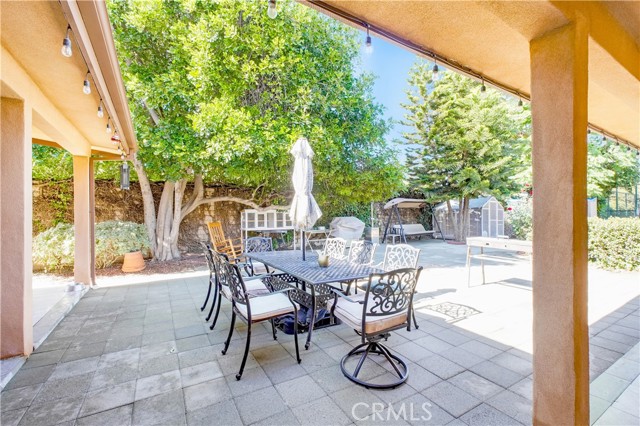 22329 Plummer Street, Chatsworth CA: https://media.crmls.org/medias/6234241d-38cf-456f-9dc0-2260af0ea4e7.jpg