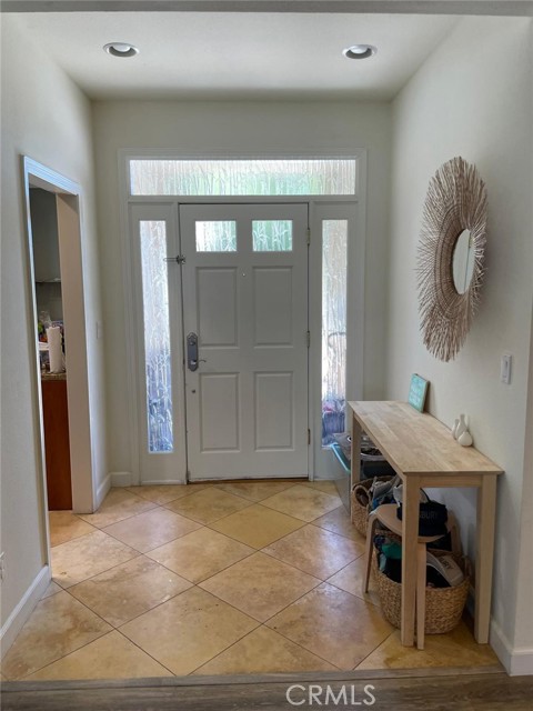 Detail Gallery Image 5 of 6 For 5091 Robinwood Dr, Huntington Beach,  CA 92649 - 3 Beds | 3 Baths
