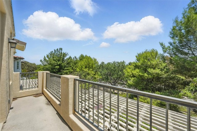 26800 Fairlain Drive, Valencia CA: https://media.crmls.org/medias/62345bb1-ed72-4c02-bc46-2c61a48ee1e9.jpg