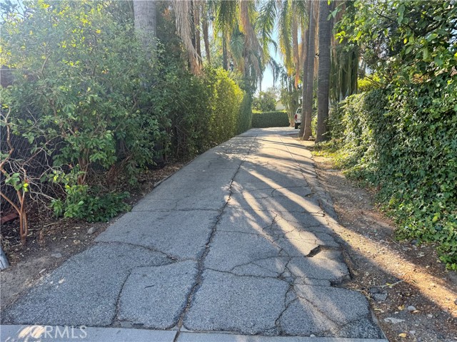 Detail Gallery Image 3 of 23 For 17518 Kingsbury St, Granada Hills,  CA 91344 - 3 Beds | 2 Baths