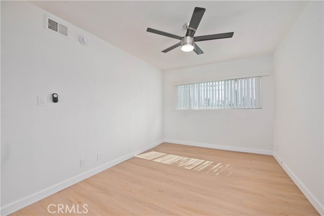 6335 Whitsett Avenue, Valley Glen CA: https://media.crmls.org/medias/6234f3a0-15e2-4f7b-b48a-5eea8999a8ed.jpg