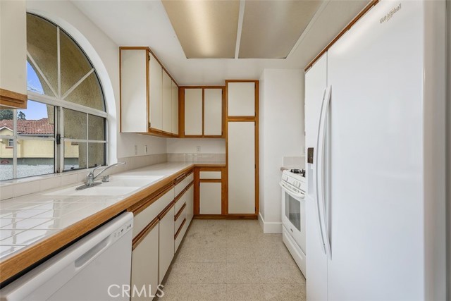 89 Alberti Aisle, Irvine CA: https://media.crmls.org/medias/62354871-fc57-421d-aae6-dabb9b0ee35f.jpg