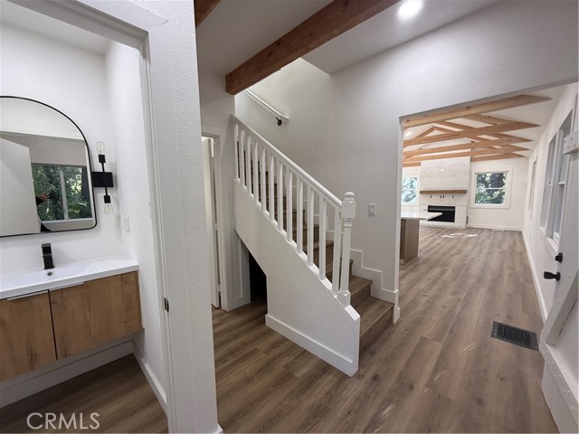 Detail Gallery Image 11 of 19 For 28487 Altamont Ct, Lake Arrowhead,  CA 92352 - 2 Beds | 2 Baths