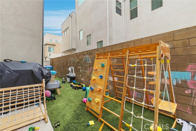 Detail Gallery Image 38 of 40 For 155 Spectacle, Irvine,  CA 92618 - 4 Beds | 3 Baths