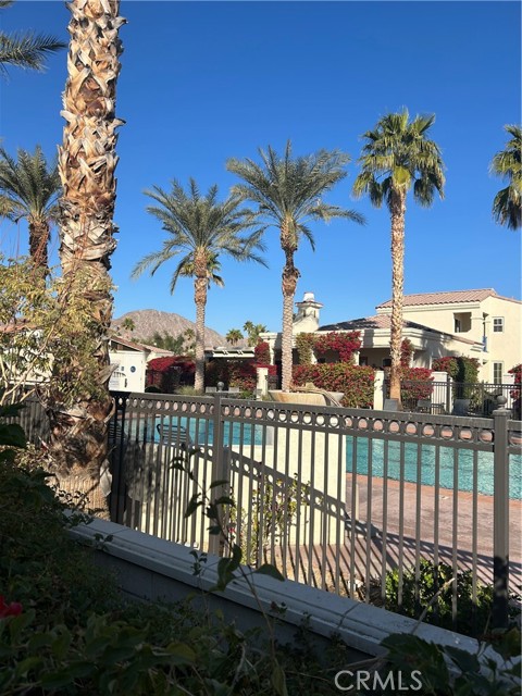 57420 Via Vista, La Quinta CA: https://media.crmls.org/medias/6235fa3d-26e5-4315-8057-a1d93027acf9.jpg