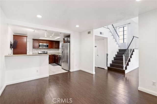 876 SAN PABLO Way, Duarte CA: https://media.crmls.org/medias/6236d774-ba26-482c-9930-319230243c23.jpg