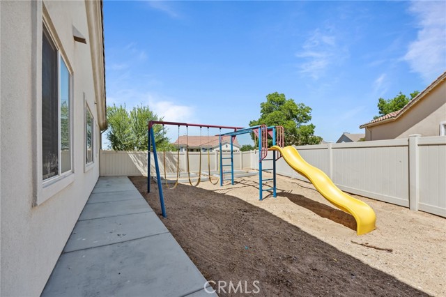 10237 Cotoneaster Street, Apple Valley CA: https://media.crmls.org/medias/6236ec0f-5211-492b-b946-5f8872dc6cb2.jpg