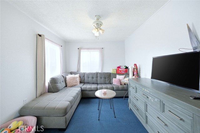 Detail Gallery Image 6 of 21 For 6559 Darwell Ave, Bell Gardens,  CA 90201 - – Beds | – Baths