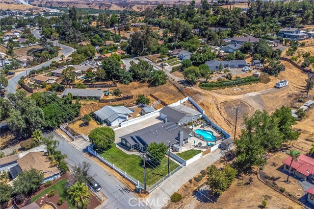 31607 Florida Street, Redlands CA: https://media.crmls.org/medias/62388027-3e21-46d7-80f8-780bdcf7d869.jpg